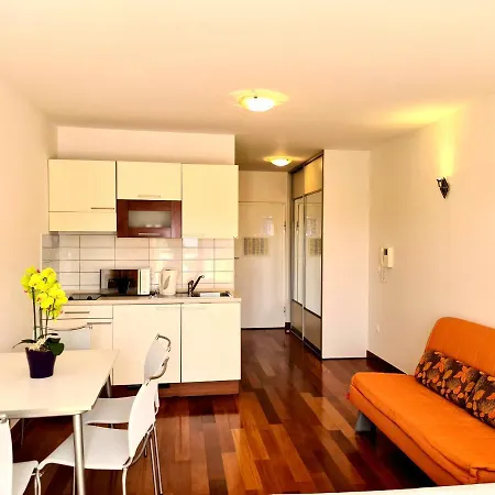 Veronika Apartment Makarska