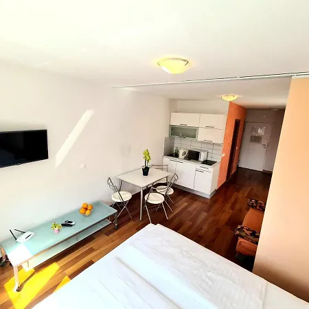 Veronika Apartment *